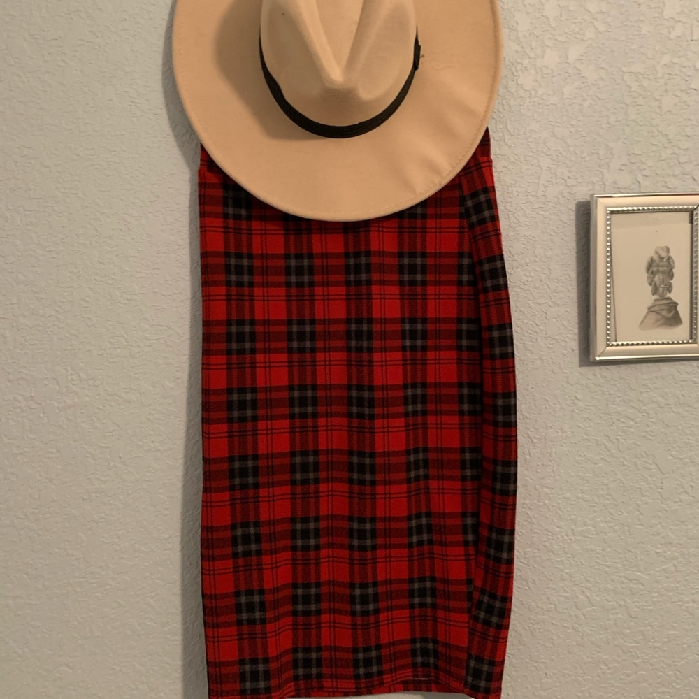 Plaid skirt! Stretchy! ☎️⏰